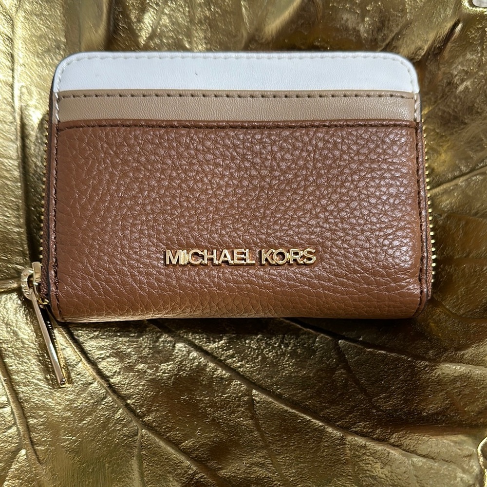 Authentic Michael Kors Brown Leather Card Holder and cash holder.💖
